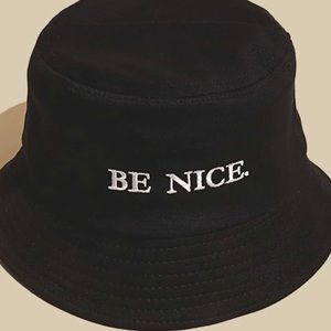 Black Be nice bucket hat